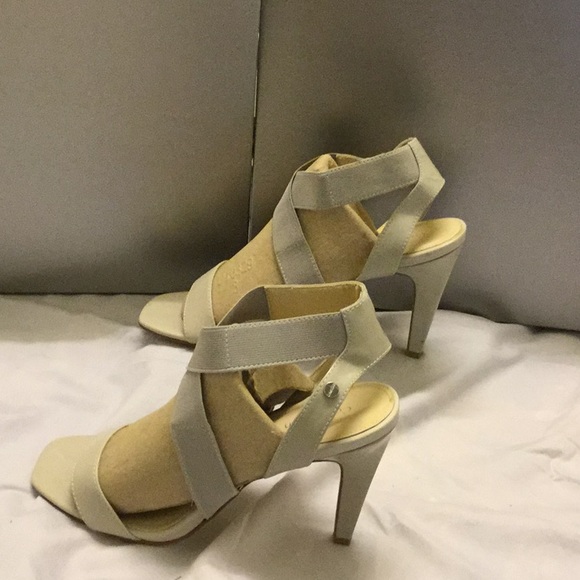 Never worn Calvin Klein Sandal - Picture 2 of 8